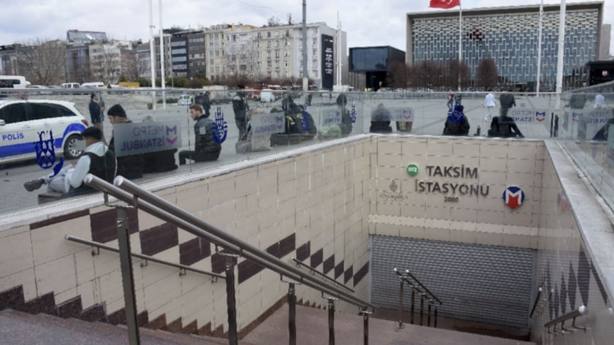 Taksim metrosu kapatıldı; 1 Mayıs eyleminde çok sayıda gözaltı