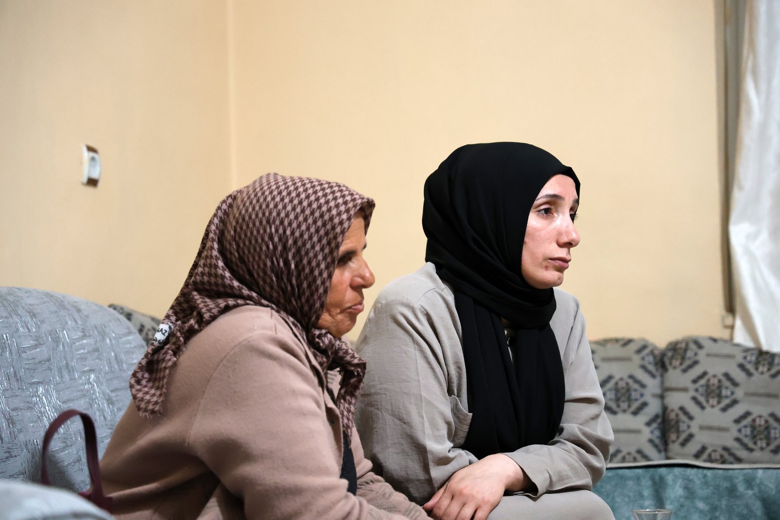 Mekiye'nin ablası, Gülistan'ın annesiyle buluştu. "Bir mezarları olsun"